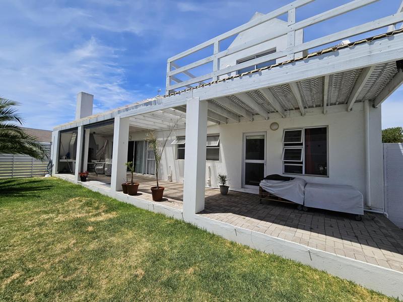 4 Bedroom Property for Sale in Golden Mile Western Cape